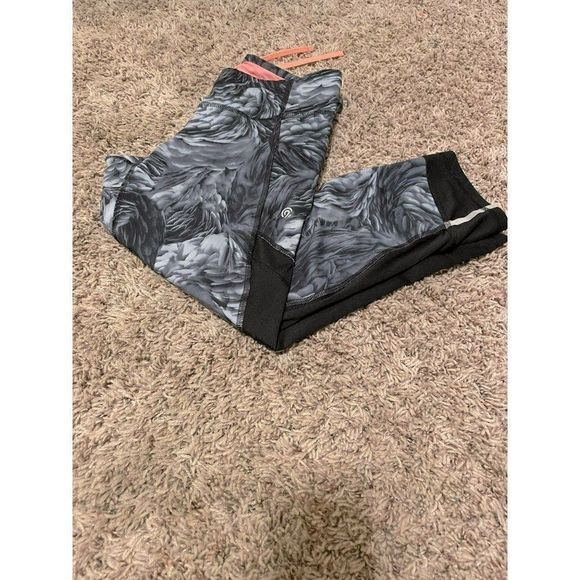 Champion Women's Patterned Black & White Skinny Leggings Size Small - Picture 3 of 11